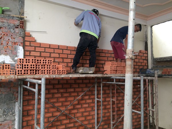 Có Nên Xây Nhà Bằng Gạch Lỗ Để Tiết Kiệm Chi Phí? Phân Tích Ưu – Nhược Điểm Từ A-Z