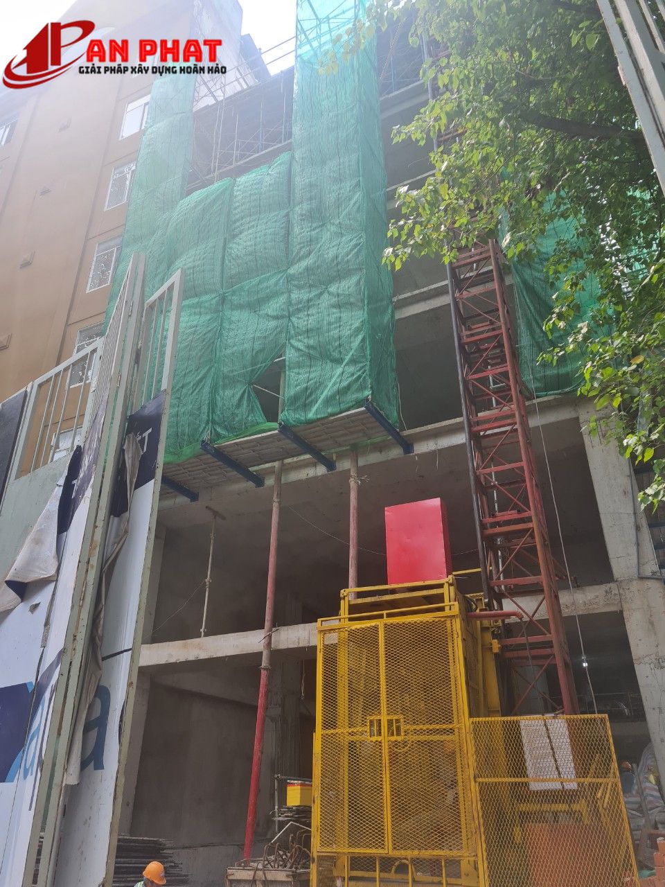 🔧 SỬA CHỮA – CẢI TẠO NHÀ UY TÍN TẠI THÀNH PHỐ HỒ CHÍ MINH Bạn muốn biến ngôi nhà cũ, xuống cấp thành một không gian sống mới — hiện đại, tiện nghi và an toàn hơn? Việc cải tạo sửa chữa không đúng cách có thể khiến chi phí đội cao và hiệu quả thấp. Dưới đây là những bí quyết — kinh nghiệm thực tế giúp bạn chọn giải pháp sửa chữa – cải tạo nhà thông minh.