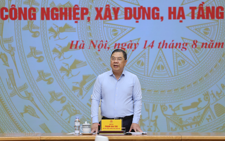 Khơi thông nguồn lực, tạo thuận lợi cho doanh nghiệp phát triển công nghiệp, xây dựng, hạ tầng
Sáng 14/8, Ủy viên Bộ Chính trị, Phó Thủ tướng Thường trực Phạm Gia Túc chủ trì Hội nghị tháo gỡ các khó khăn, vướng mắc trong lĩnh vực công nghiệp, xây dựng, hạ tầng và quy hoạch.
Thứ trưởng Bộ Xây dựng Nguyễn Văn Sinh tham dự hội nghị.
https://anphatcons.vn/