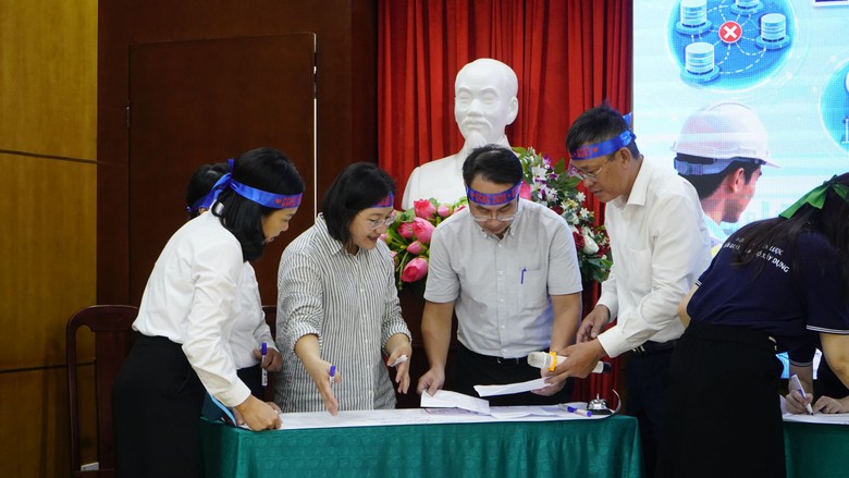 Ngày 25/8, tại Học viện Chiến lược, bồi dưỡng cán bộ xây dựng, Hội nghị về công tác cải cách hành chính của Bộ Xây dựng năm 2026 được tổ chức.

Phát biểu khai mạc, ông Vũ Thành Trung, Vụ trưởng Vụ Tổ chức cán bộ (Bộ Xây dựng) nhấn mạnh, cải cách hành chính là một trong những nhiệm vụ trọng tâm, xuyên suốt được Đảng, Nhà nước đặc biệt quan tâm lãnh đạo, chỉ đạo trong giai đoạn hiện nay. 