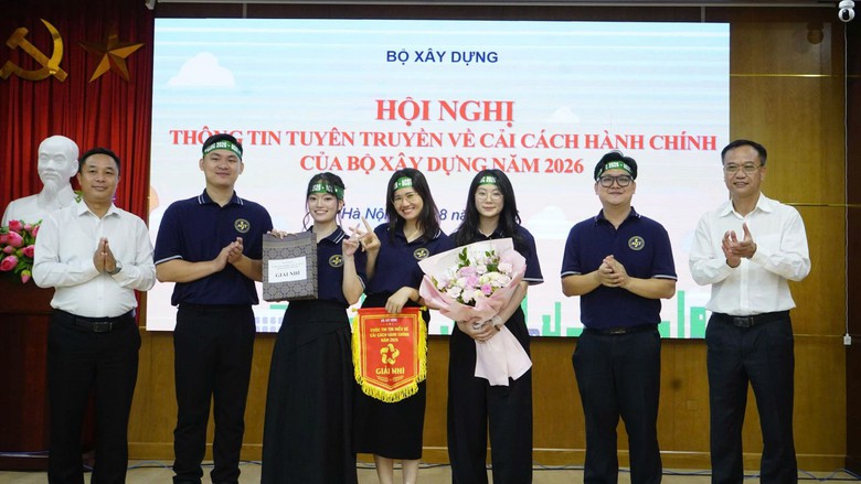Ngày 25/8, tại Học viện Chiến lược, bồi dưỡng cán bộ xây dựng, Hội nghị về công tác cải cách hành chính của Bộ Xây dựng năm 2026 được tổ chức.

Phát biểu khai mạc, ông Vũ Thành Trung, Vụ trưởng Vụ Tổ chức cán bộ (Bộ Xây dựng) nhấn mạnh, cải cách hành chính là một trong những nhiệm vụ trọng tâm, xuyên suốt được Đảng, Nhà nước đặc biệt quan tâm lãnh đạo, chỉ đạo trong giai đoạn hiện nay. 