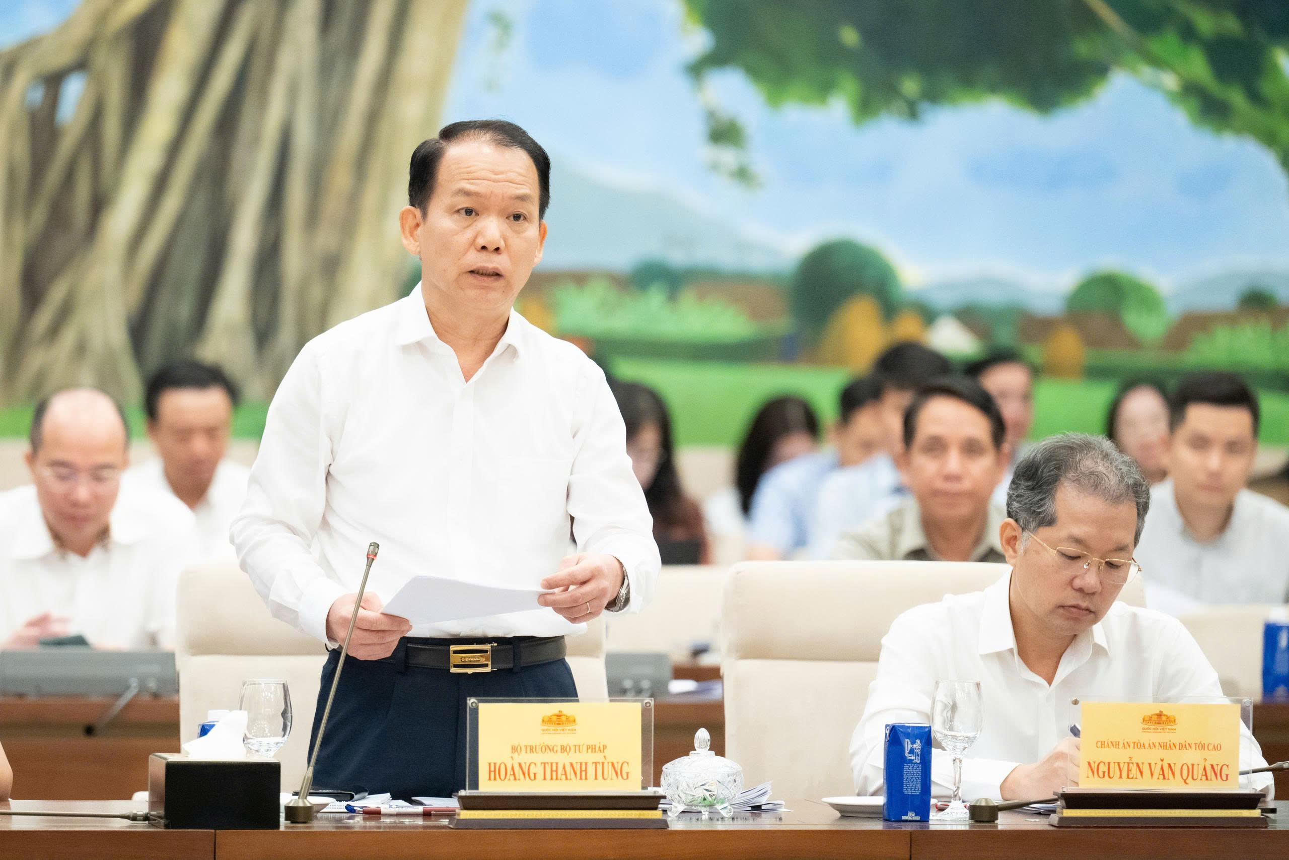 Hoàn thiện thể chế, tạo dư địa phát triển cho đô thị có tiềm năng Ủy ban Thường vụ Quốc hội đề nghị tiếp tục hoàn thiện dự thảo Luật Phát triển đô thị theo hướng thống nhất, khái quát, ổn định, tạo dư địa phát triển cho các đô thị có tiềm năng, bảo đảm không chồng chéo cơ chế đối với Trung tâm tài chính quốc tế.