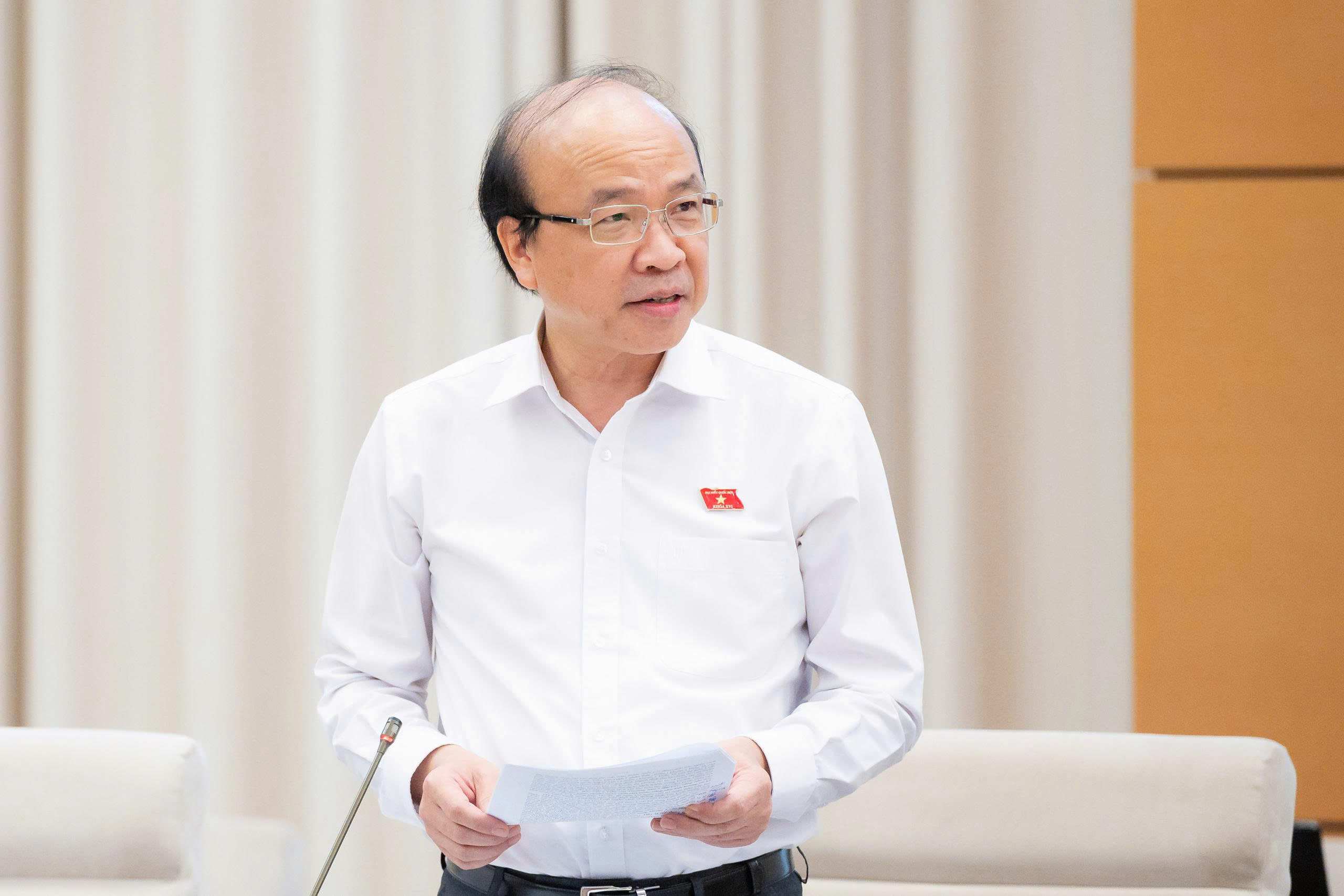 Hoàn thiện thể chế, tạo dư địa phát triển cho đô thị có tiềm năng Ủy ban Thường vụ Quốc hội đề nghị tiếp tục hoàn thiện dự thảo Luật Phát triển đô thị theo hướng thống nhất, khái quát, ổn định, tạo dư địa phát triển cho các đô thị có tiềm năng, bảo đảm không chồng chéo cơ chế đối với Trung tâm tài chính quốc tế.