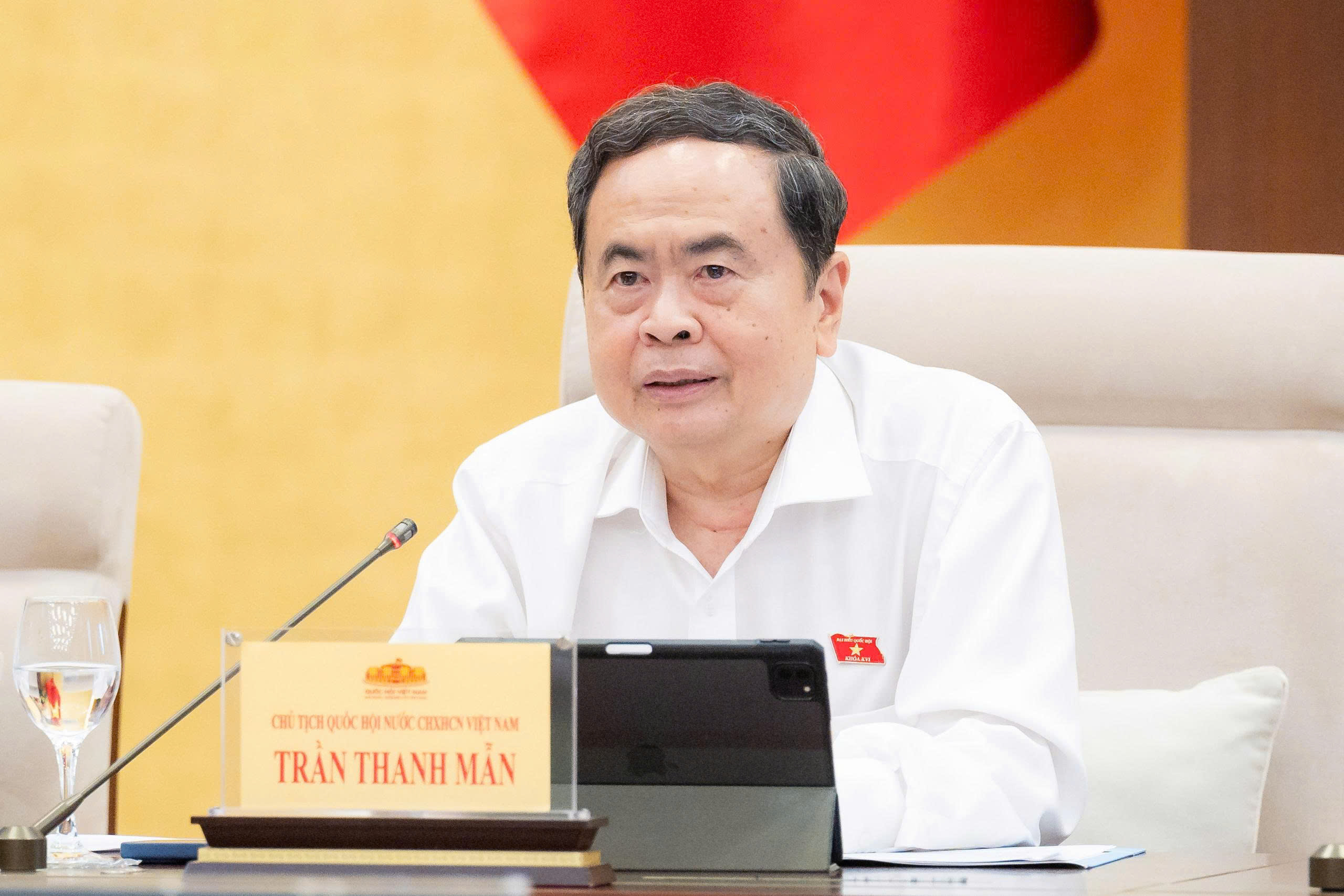 Hoàn thiện thể chế, tạo dư địa phát triển cho đô thị có tiềm năng Ủy ban Thường vụ Quốc hội đề nghị tiếp tục hoàn thiện dự thảo Luật Phát triển đô thị theo hướng thống nhất, khái quát, ổn định, tạo dư địa phát triển cho các đô thị có tiềm năng, bảo đảm không chồng chéo cơ chế đối với Trung tâm tài chính quốc tế.