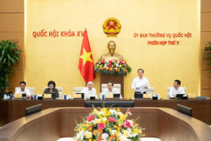 Bộ xây dựng: Hoàn thiện thể chế, tạo dư địa phát triển cho đô thị có tiềm năng Ủy ban Thường vụ Quốc hội đề nghị tiếp tục hoàn thiện dự thảo Luật Phát triển đô thị theo hướng thống nhất, khái quát, ổn định, tạo dư địa phát triển cho các đô thị có tiềm năng, bảo đảm không chồng chéo cơ chế đối với Trung tâm tài chính quốc tế.